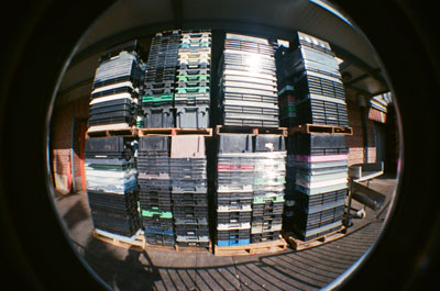 121126_lomo_fisheye2_lomo400_containers_120925